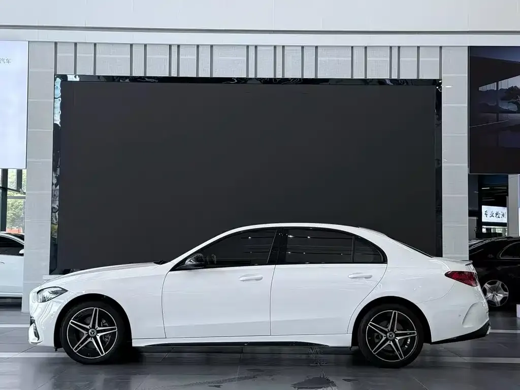 Mercedes-Benz C-Class — фото 8