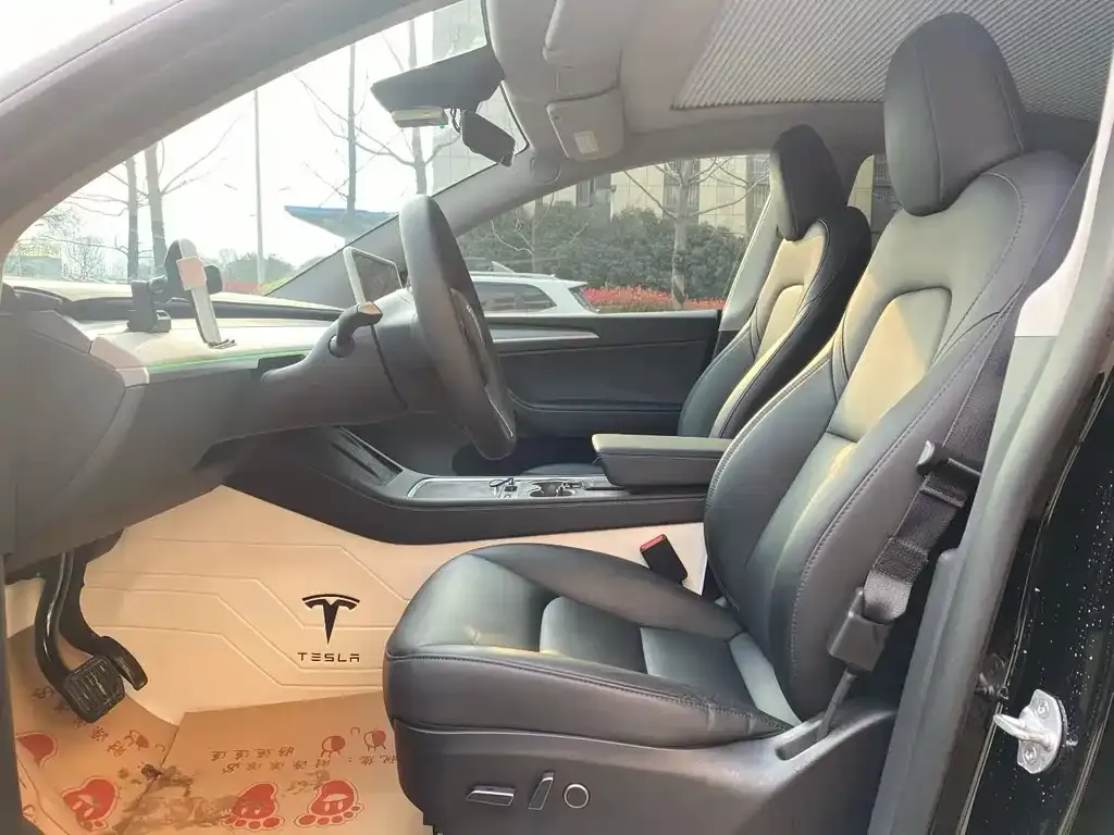 Tesla Model Y — фото 5