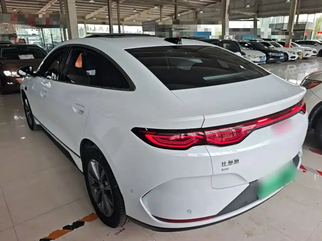 BYD Qin L — фото 3