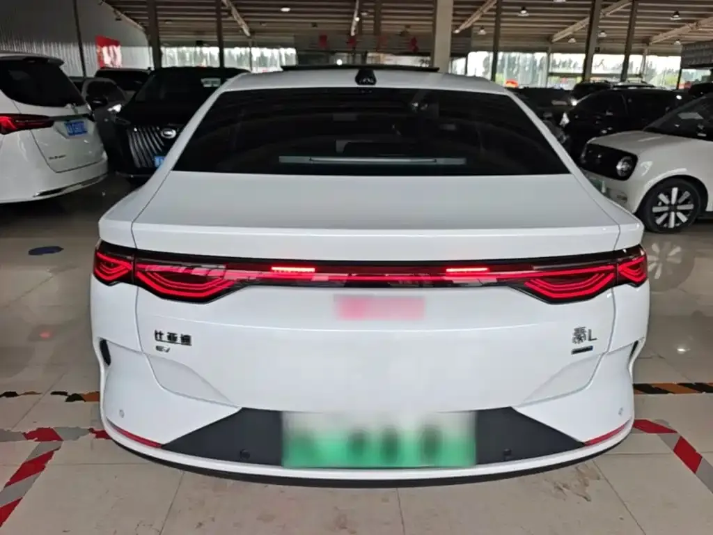 BYD Qin L — фото 4