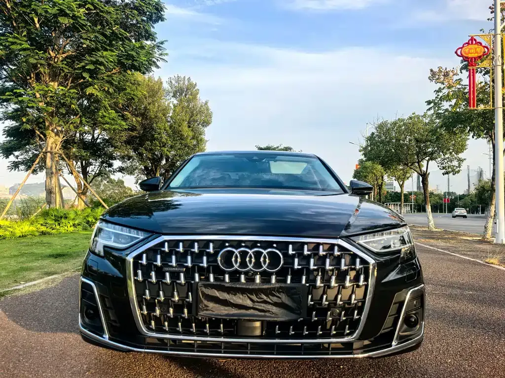 Audi A8 — фото 6