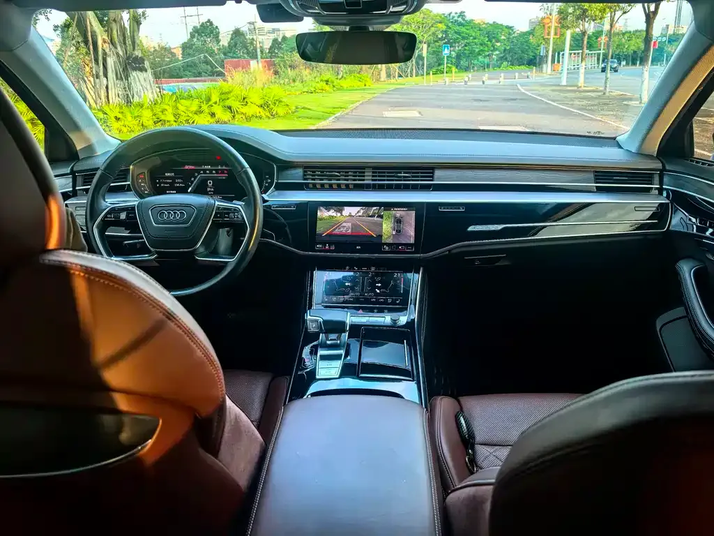 Audi A8 — фото 4