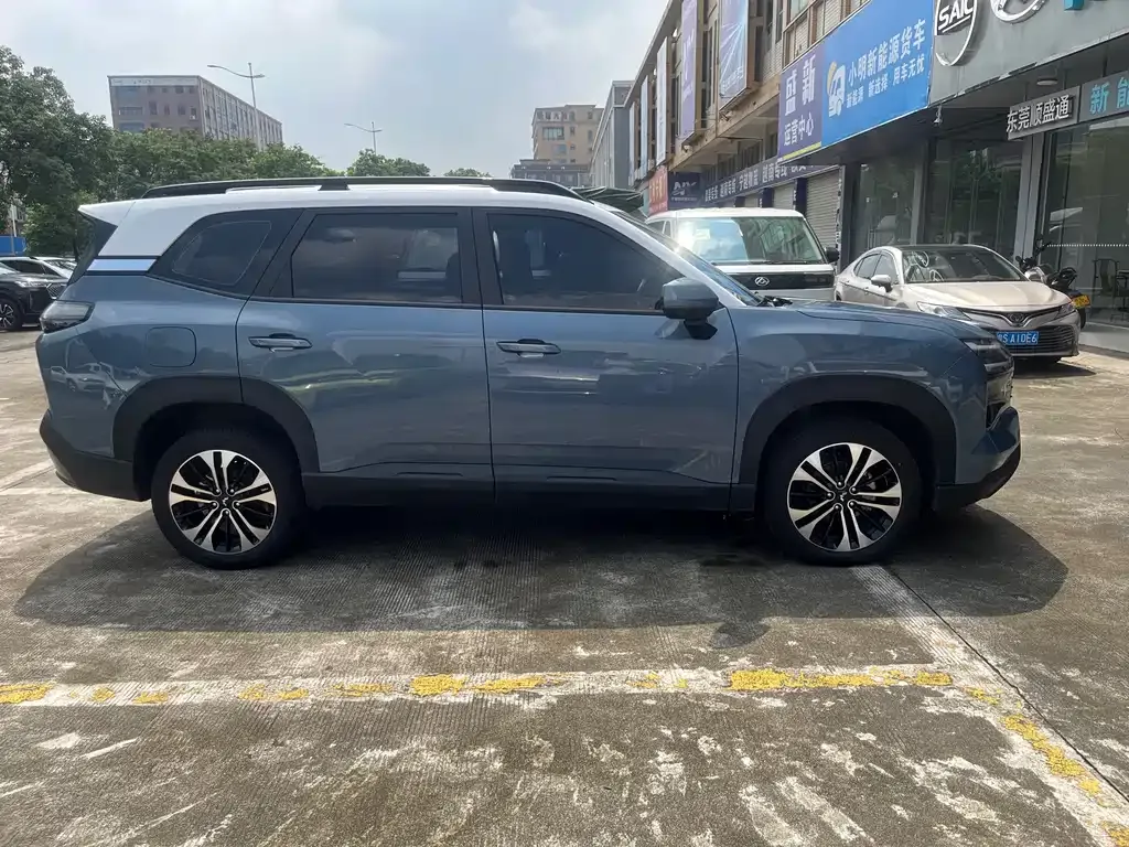 Wuling Xingguang 560 New Energy — фото 4