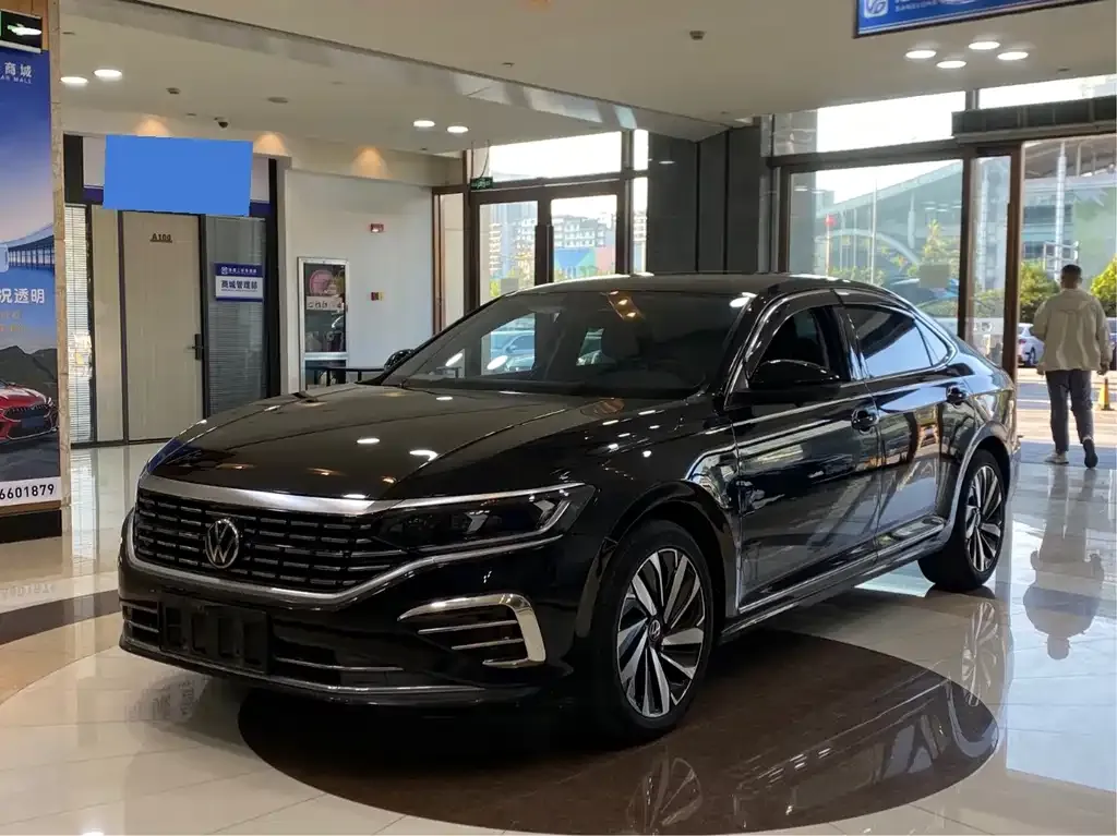 Volkswagen Passat — фото 1