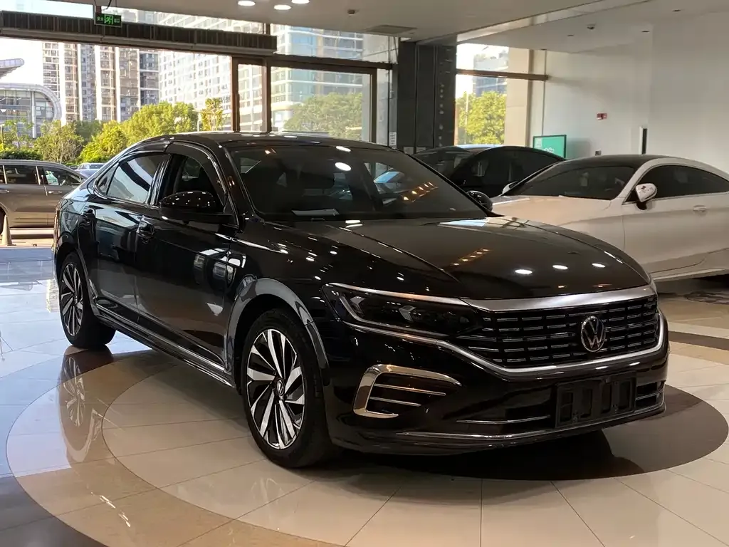 Volkswagen Passat — фото 8