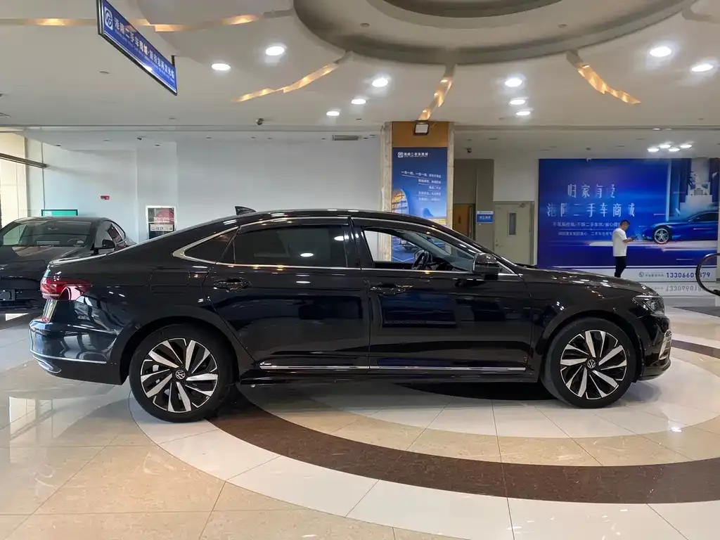 Volkswagen Passat — фото 7