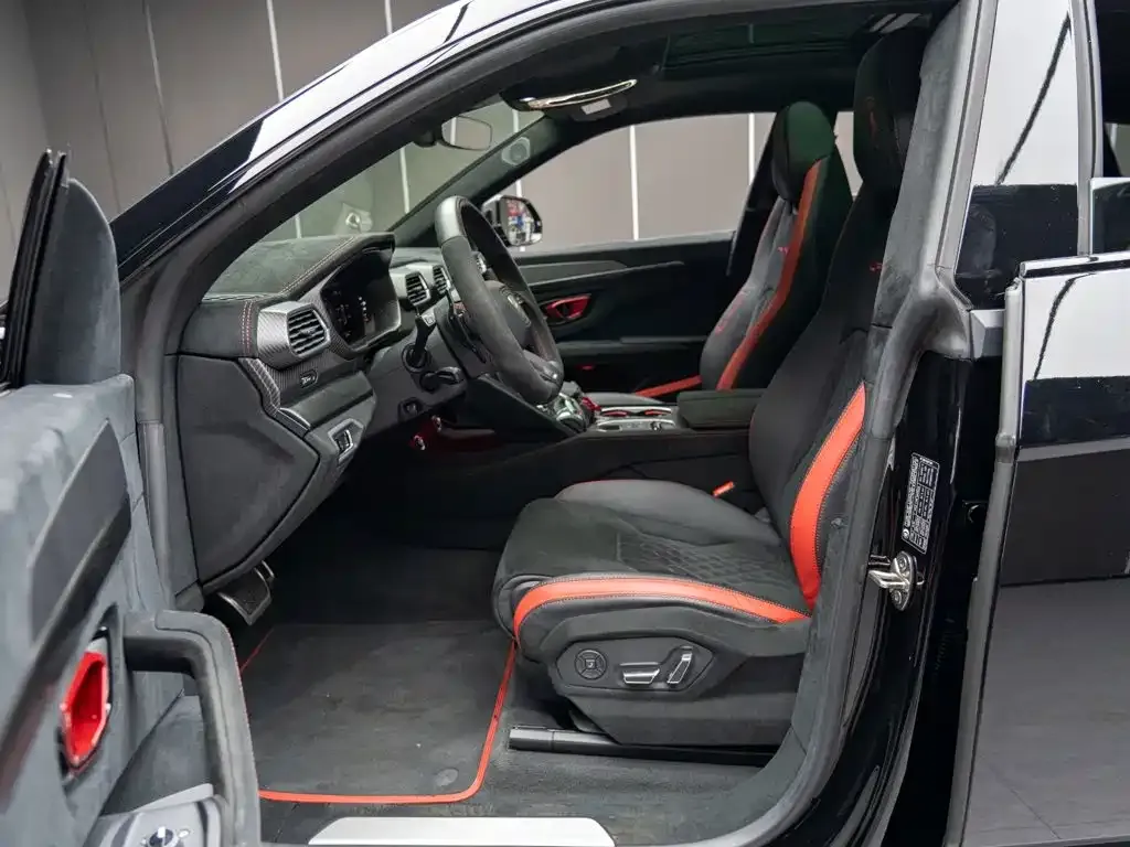 Lamborghini Urus — фото 10