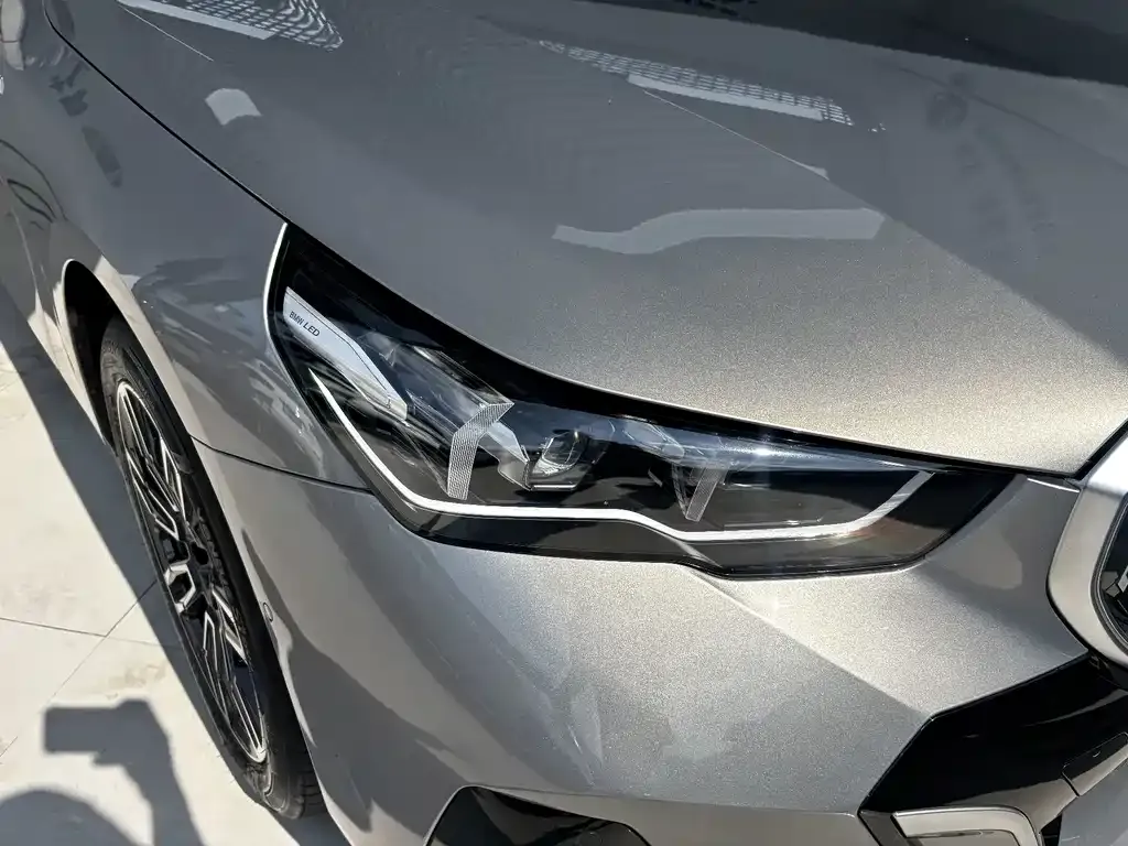 BMW 5 Series — фото 2
