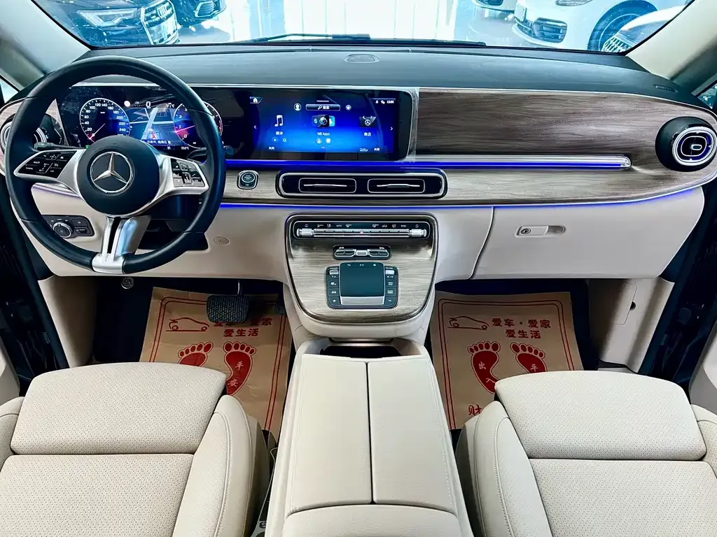 Mercedes-Benz V-Class — фото 10