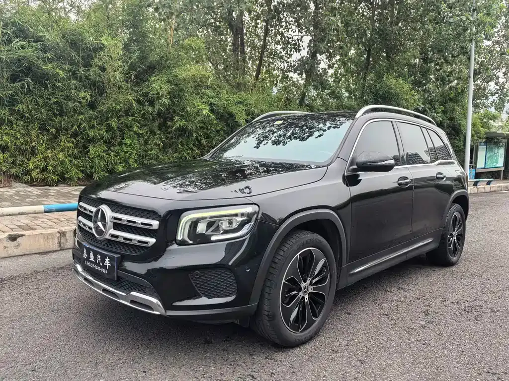 Mercedes-Benz GLB — фото 1