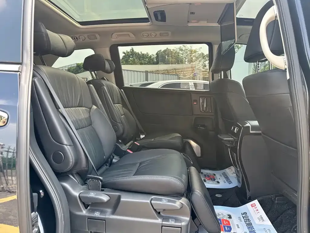 Honda Odyssey — фото 10