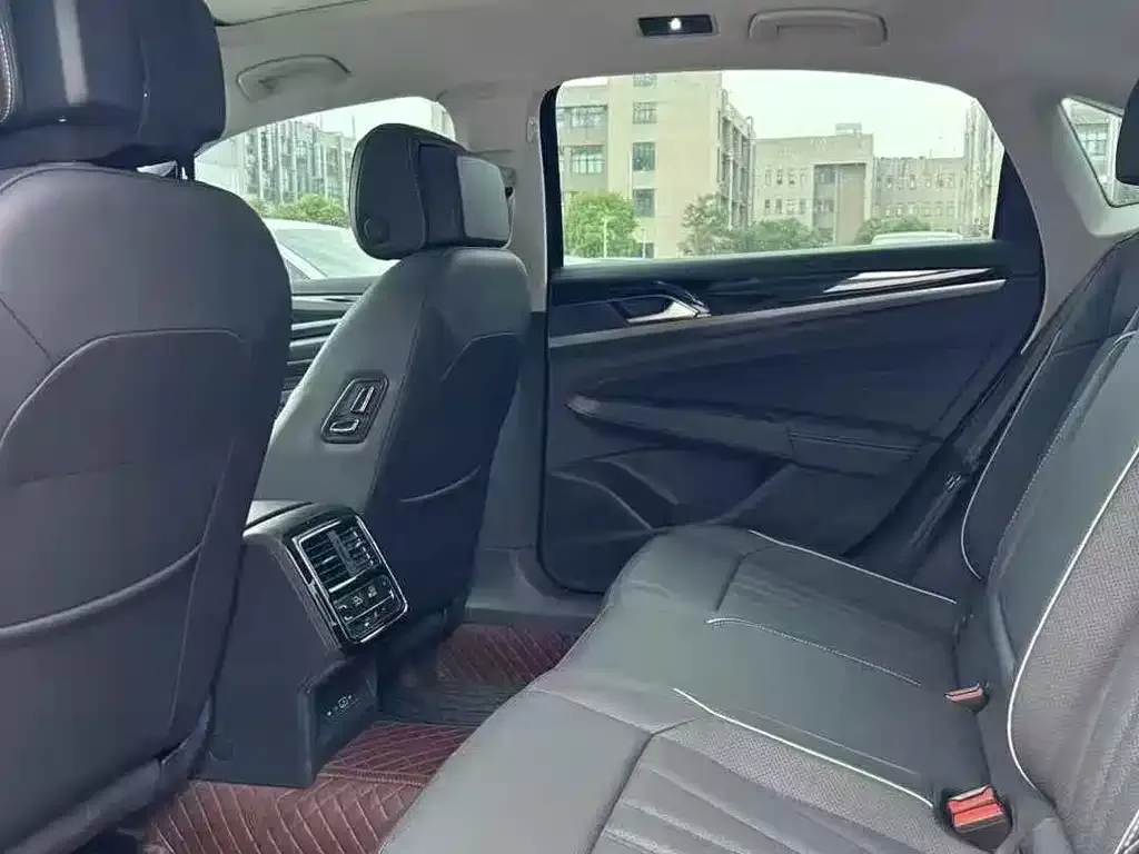 Volkswagen Passat — фото 2