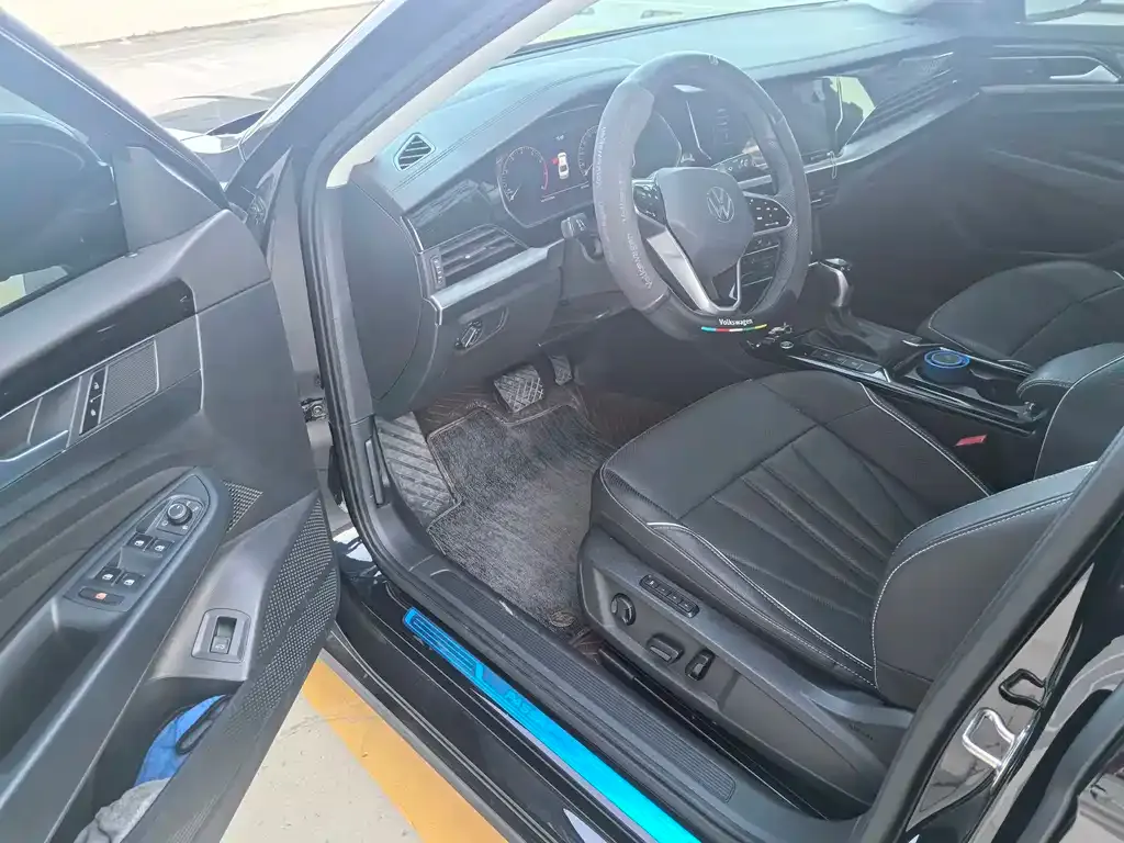 Volkswagen Passat — фото 8