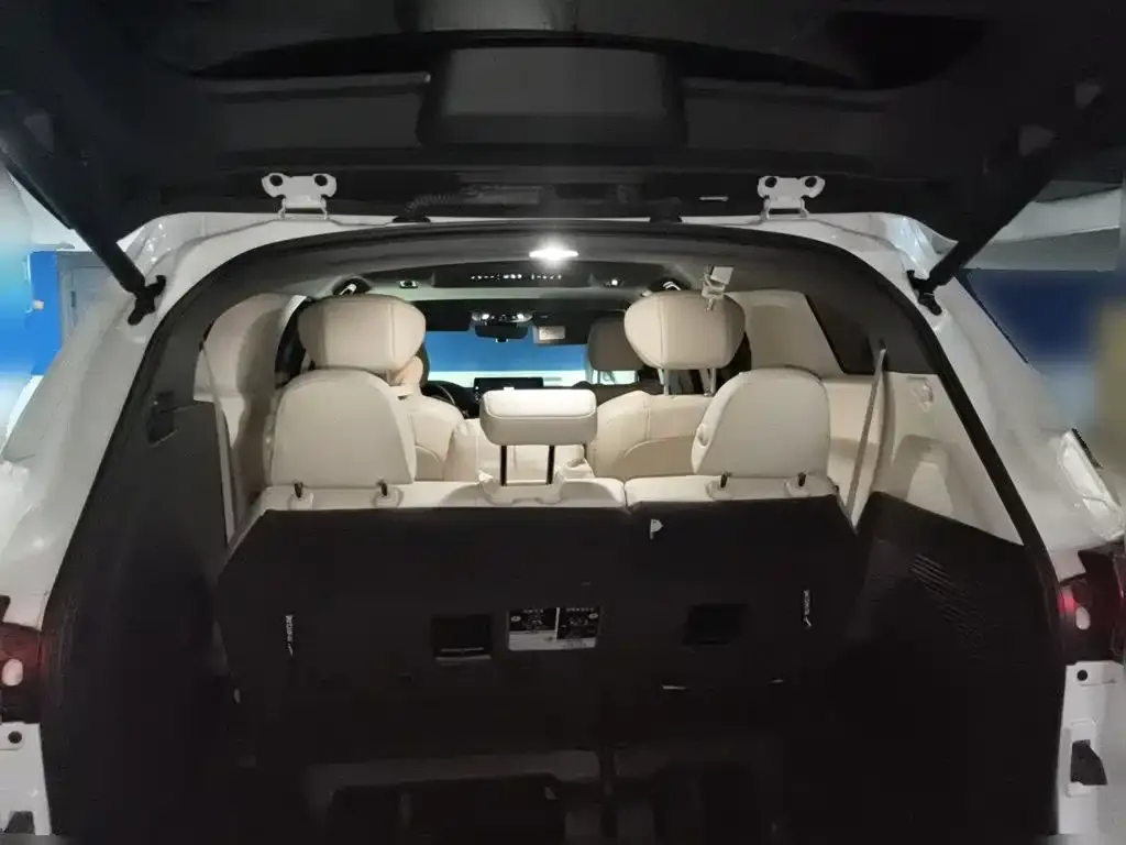 Toyota Granvia — фото 3