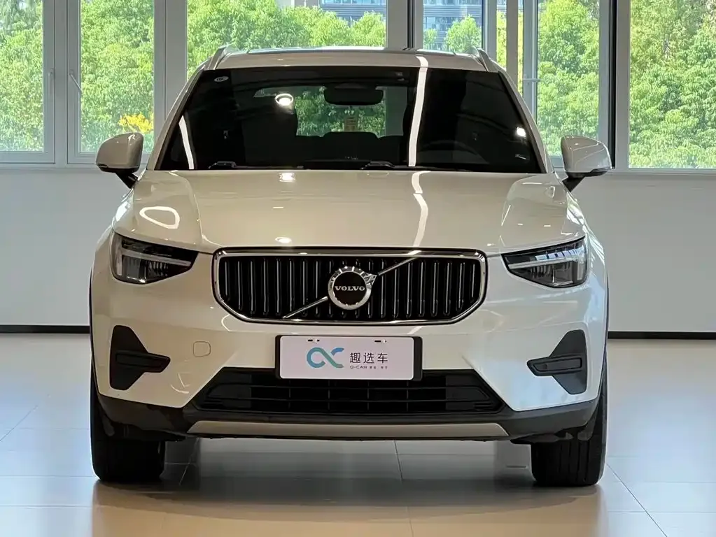Volvo XC40 — фото 6