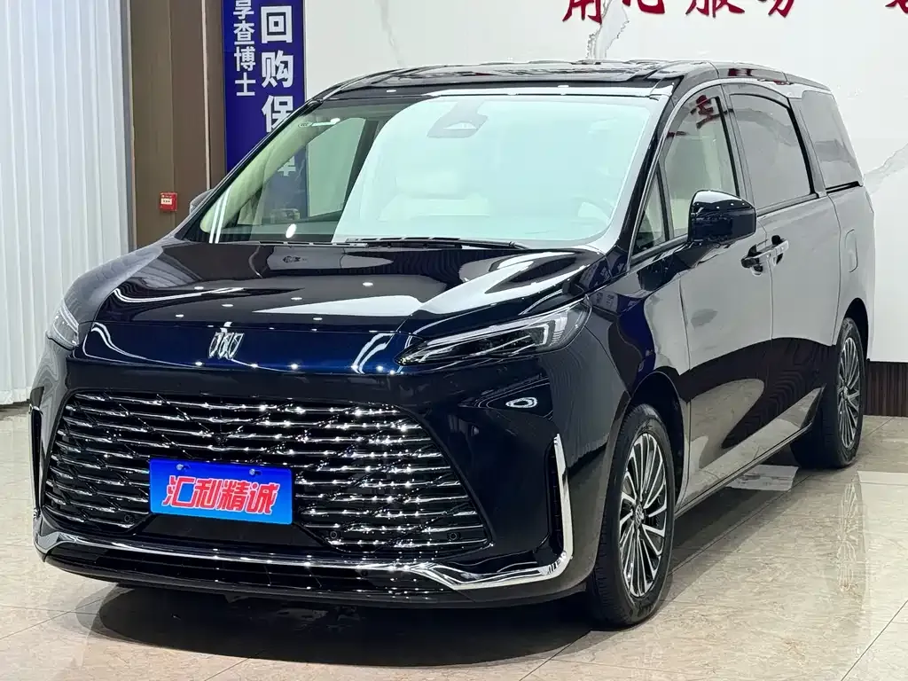 Buick GL8 Hybrid — фото 1