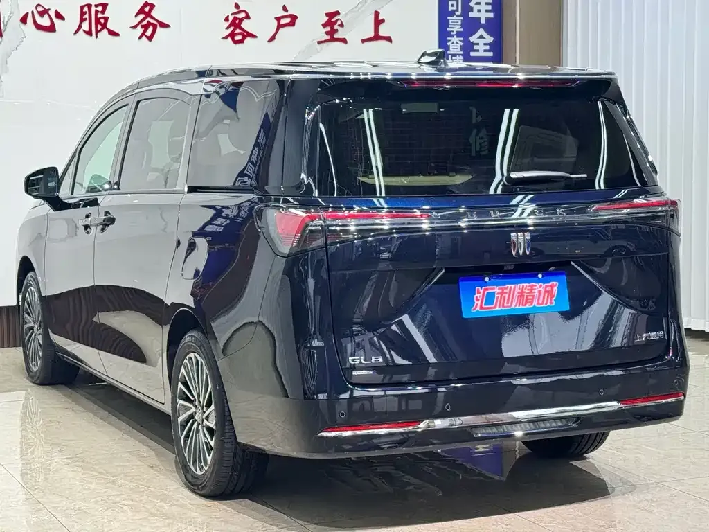 Buick GL8 Hybrid — фото 3