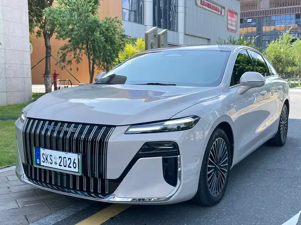 Roewe M7 DMH — фото 1