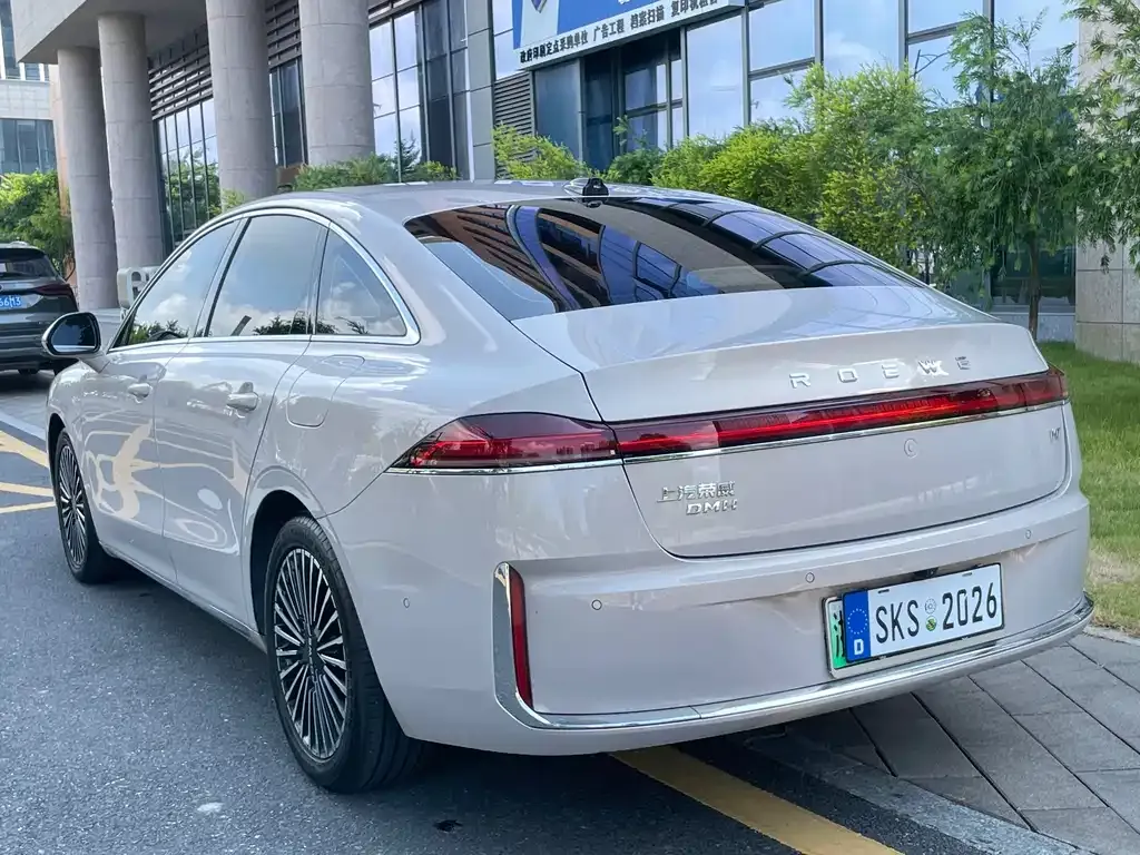 Roewe M7 DMH — фото 10