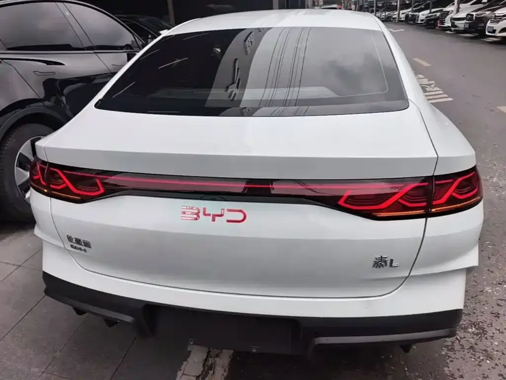 BYD Qin L — фото 9