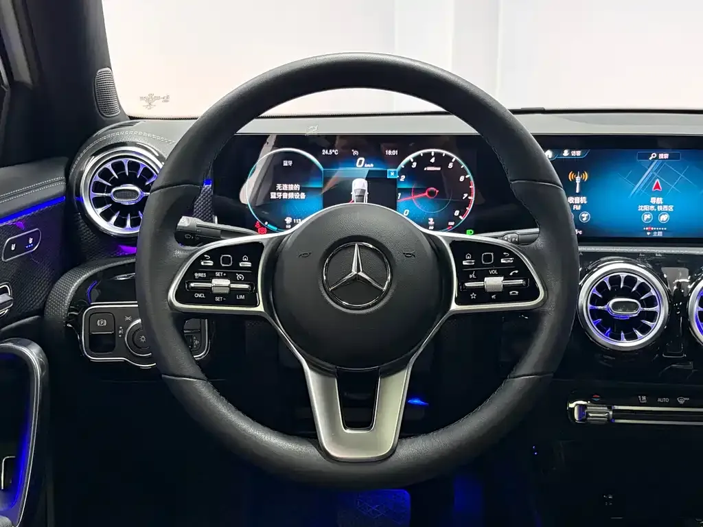 Mercedes-Benz A-Class — фото 9