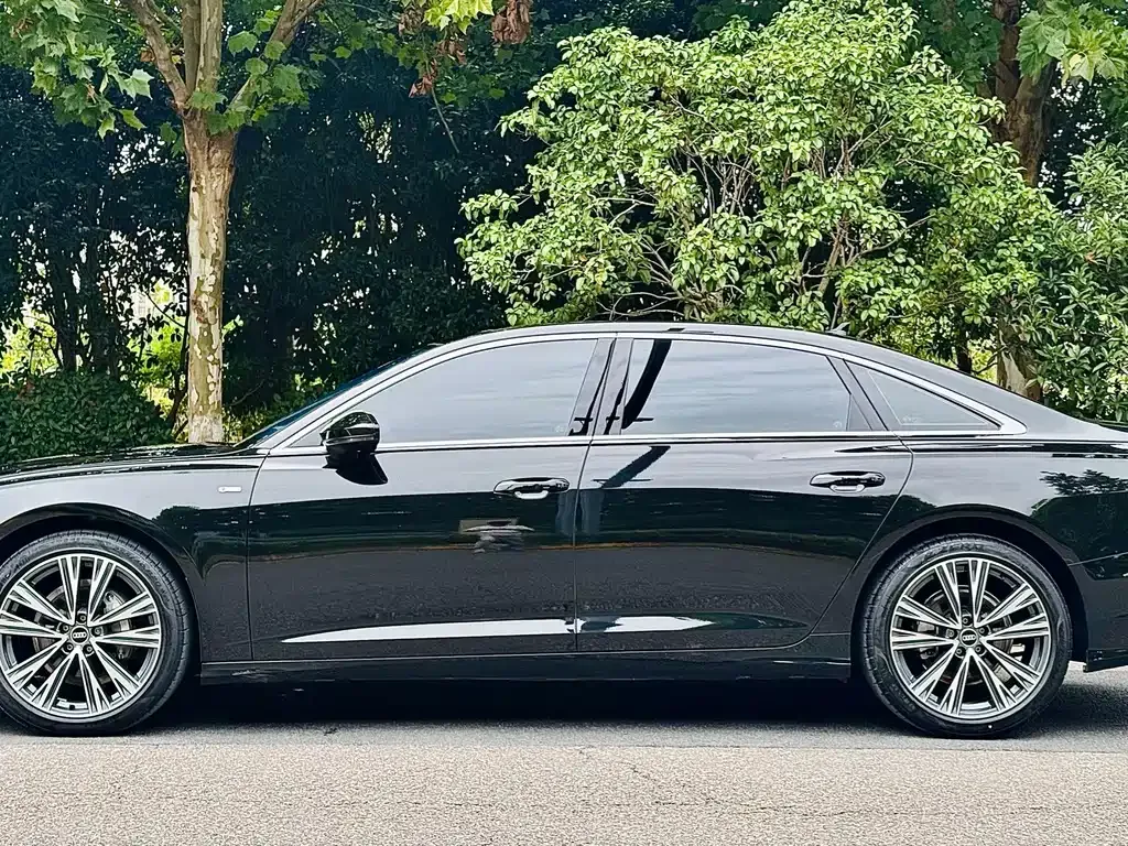 Audi A6L — фото 9