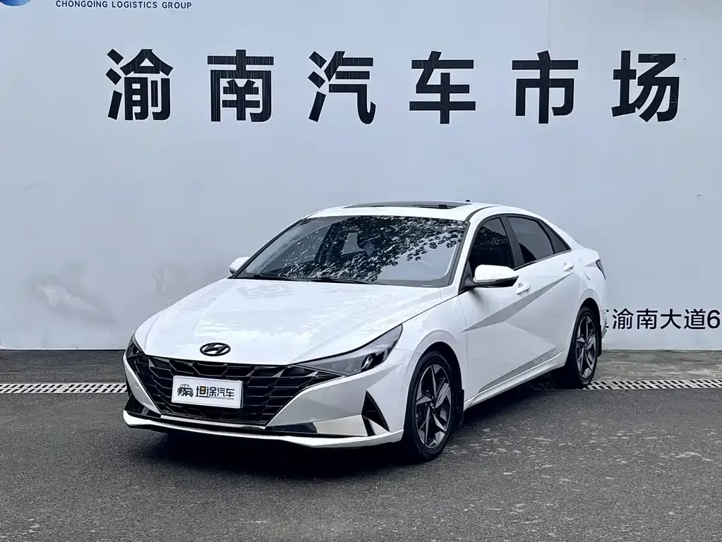 Hyundai Elantra — фото 1