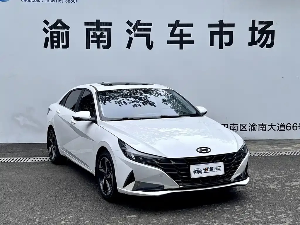 Hyundai Elantra — фото 5