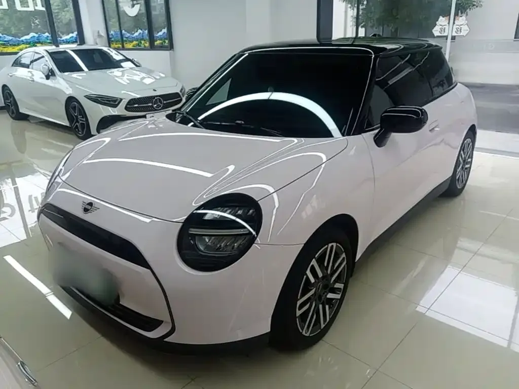 MINI Cooper EV — фото 1