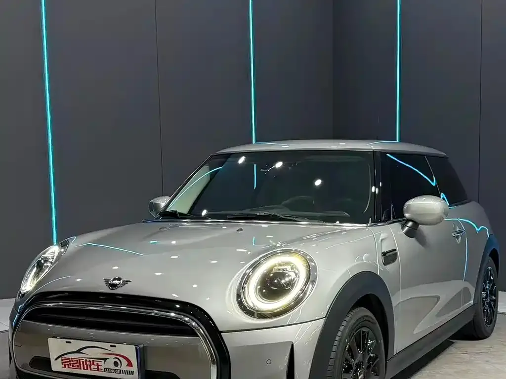 MINI Cooper (3-door) — фото 1