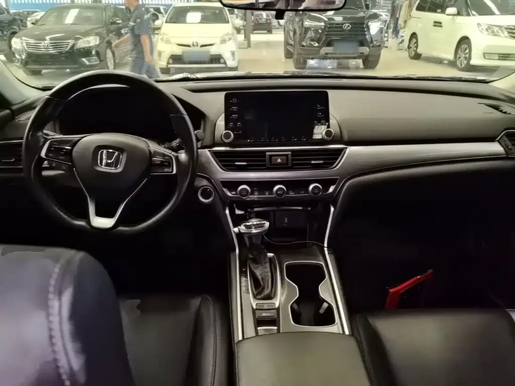 Honda Accord — фото 4