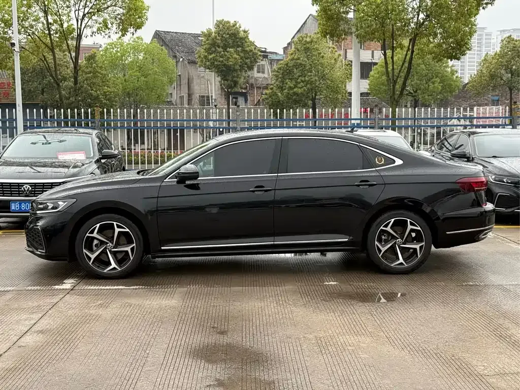 Volkswagen Passat — фото 9