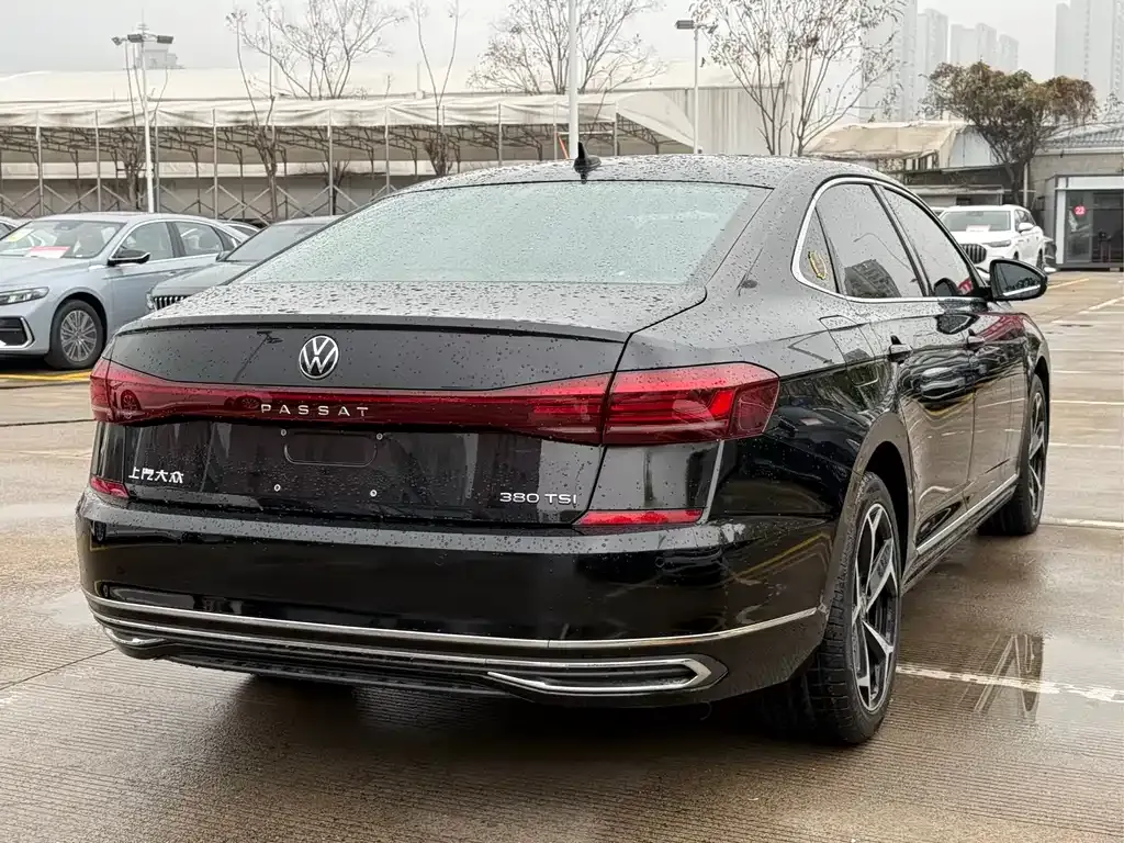 Volkswagen Passat — фото 8