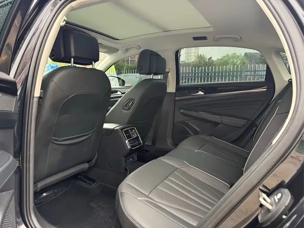 Volkswagen Passat — фото 7