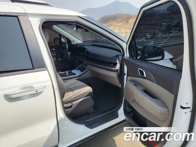Kia Carnival — фото 10