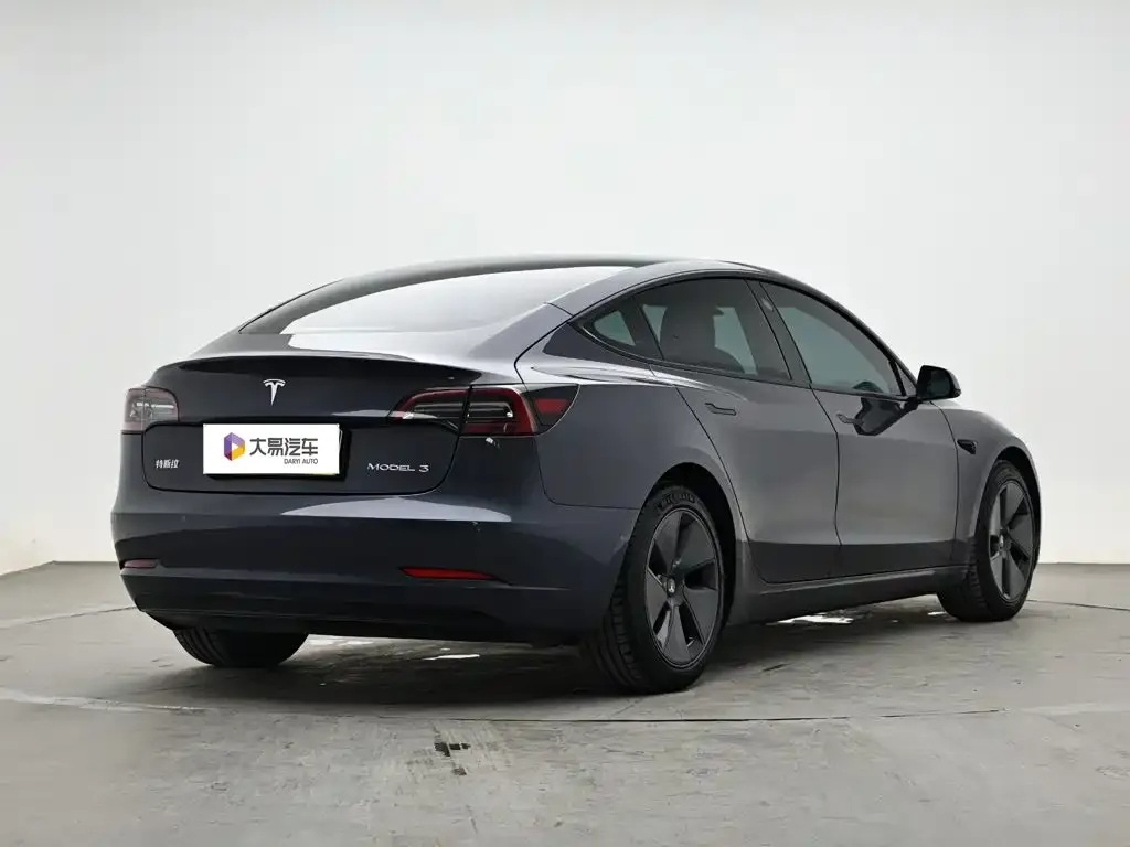 Tesla Model 3 — фото 7