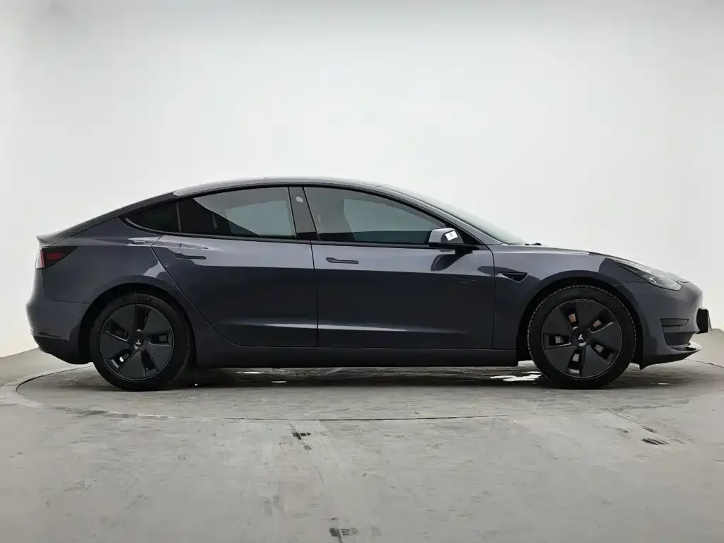 Tesla Model 3 — фото 4