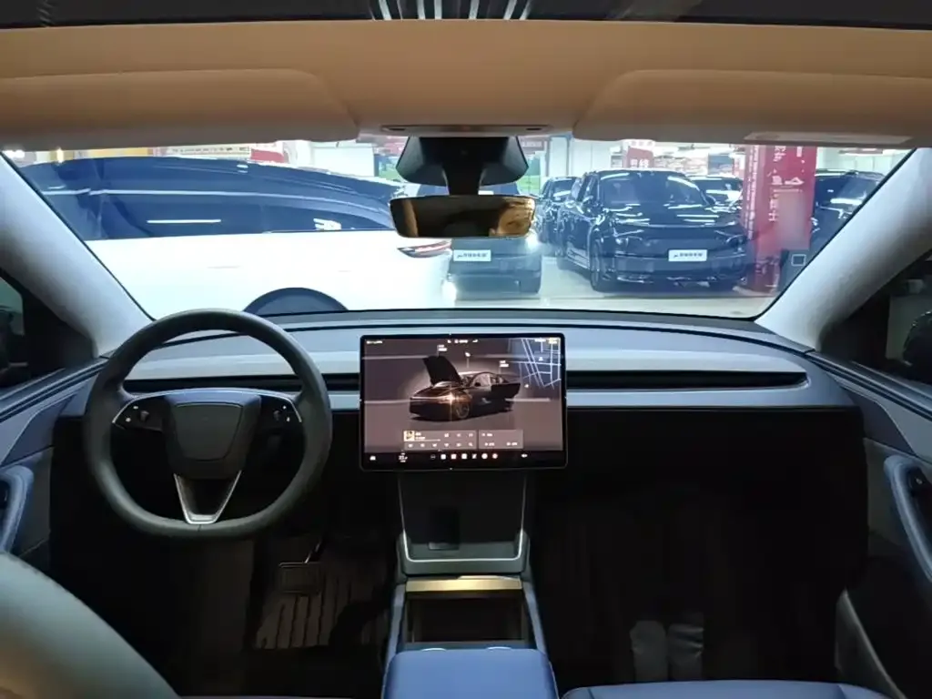 Tesla Model Y — фото 2