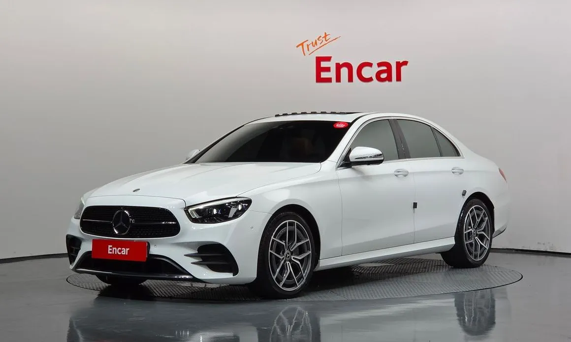 Mercedes-Benz E-Class — фото 1