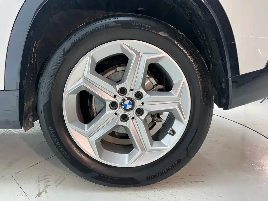 BMW X1 — фото 10