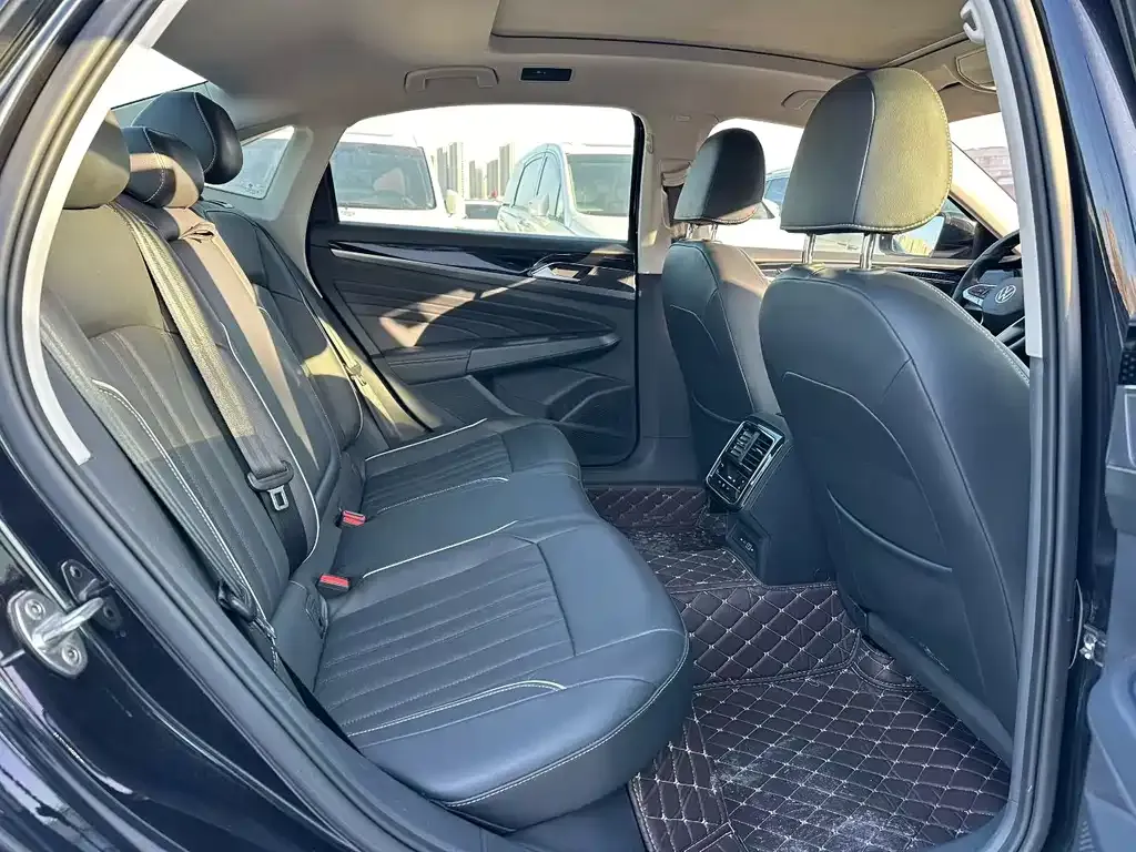 Volkswagen Passat — фото 5