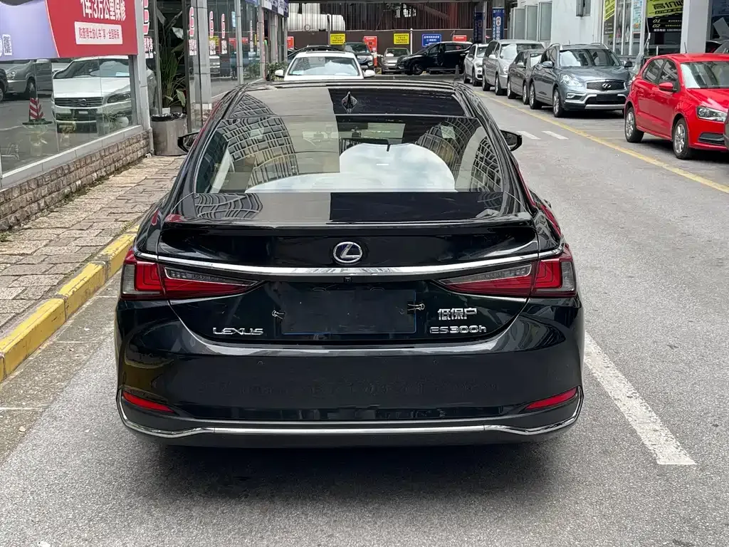 Lexus ES — фото 6