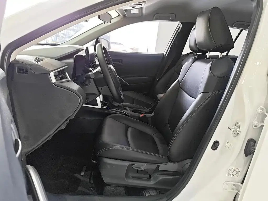 Toyota Corolla Cross — фото 9