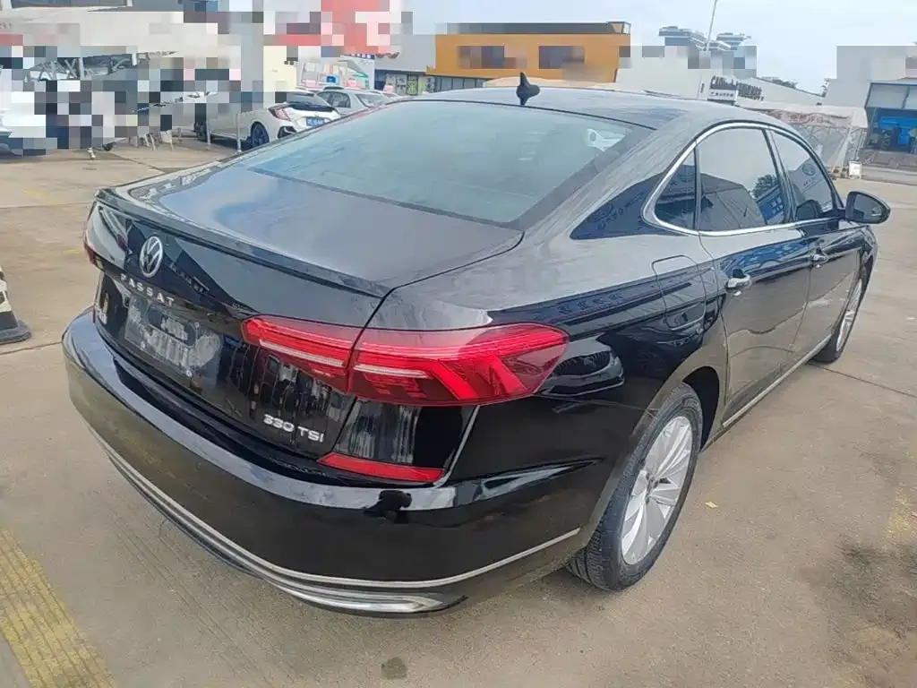 Volkswagen Passat — фото 8