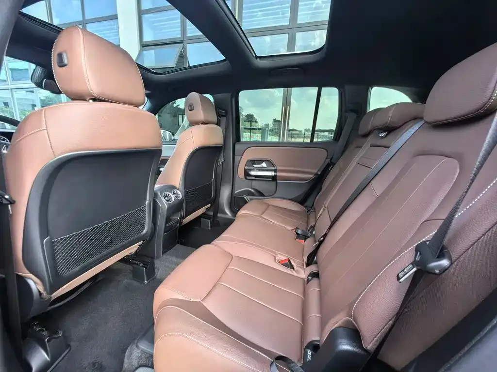 Mercedes-Benz GLB — фото 7