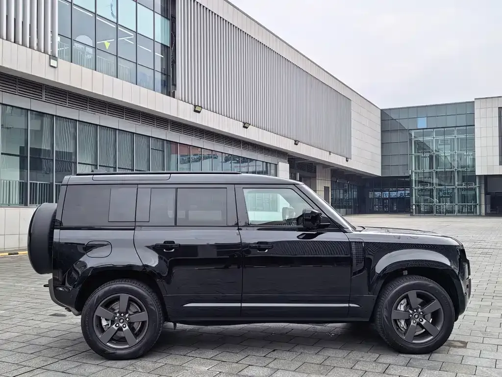 Land Rover Defender — фото 6