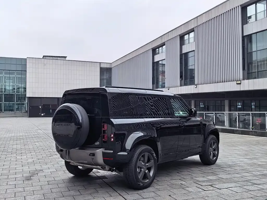 Land Rover Defender — фото 10