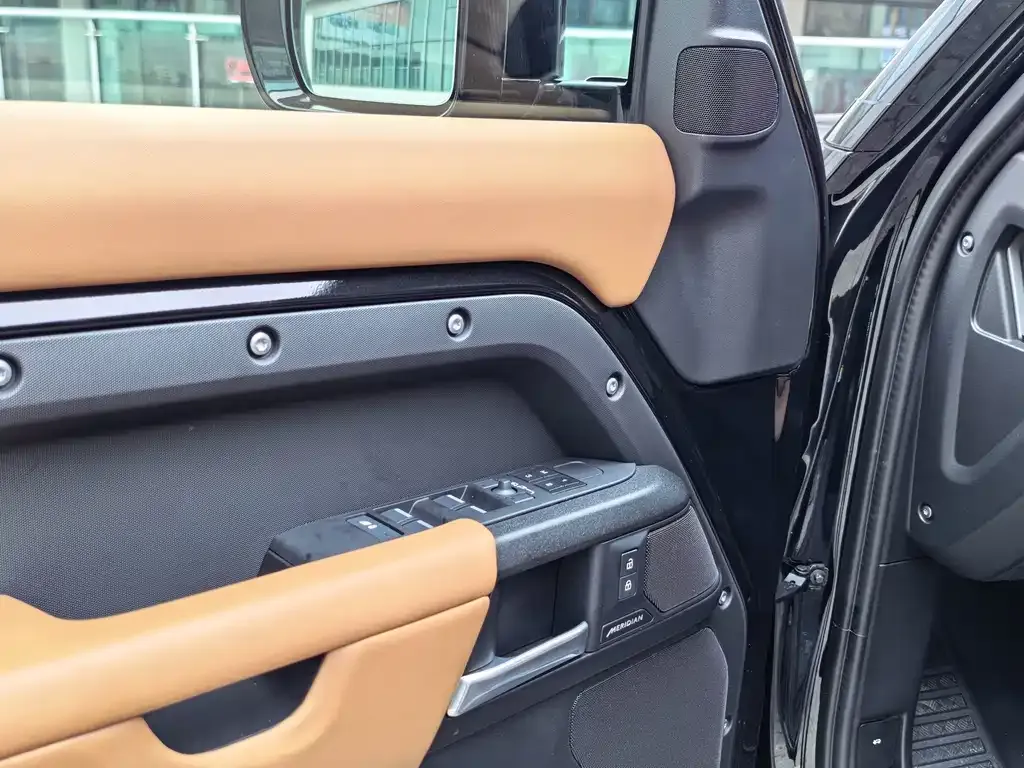 Land Rover Defender — фото 3