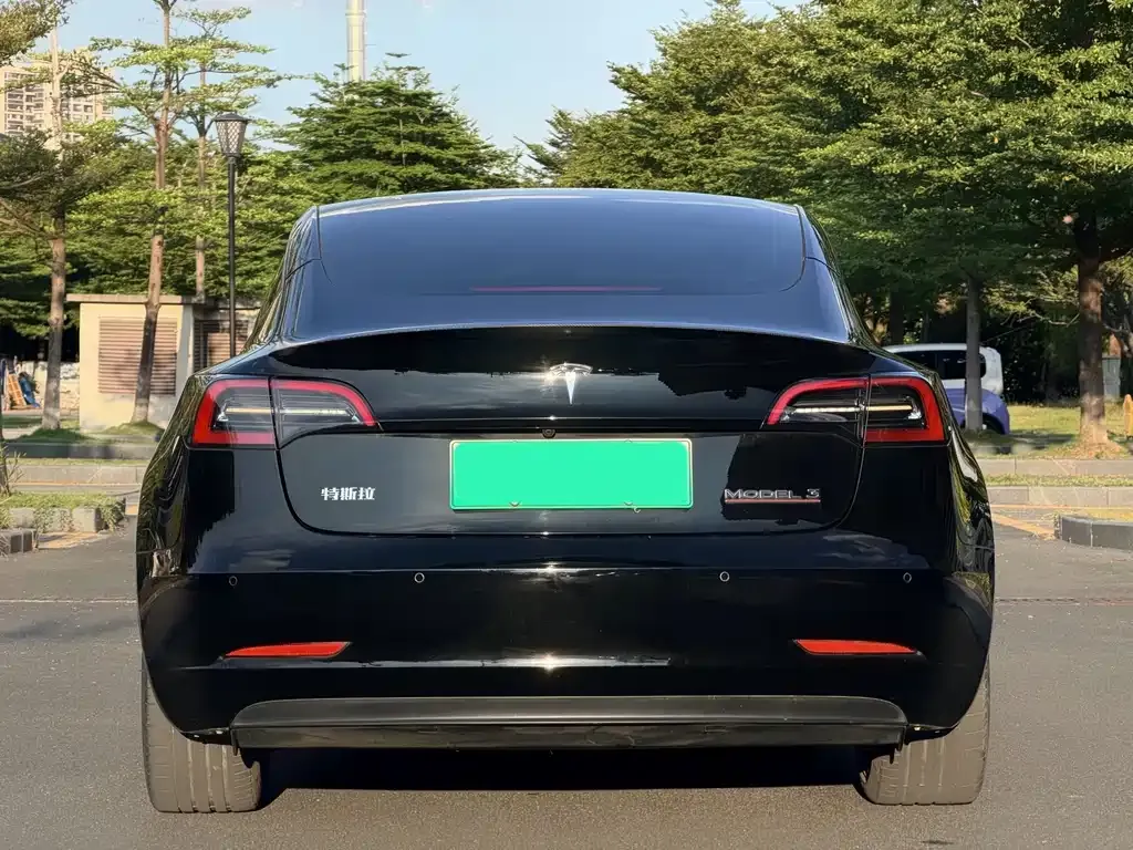 Tesla Model 3 — фото 5