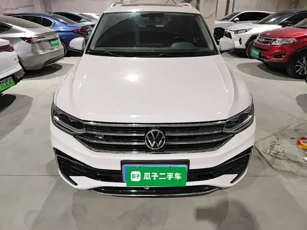 Volkswagen Tiguan L — фото 4